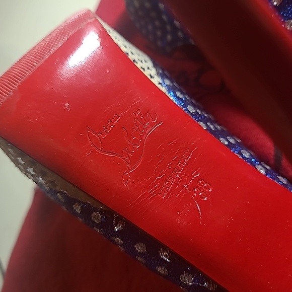 Christian Louboutin - Picture 7 of 12